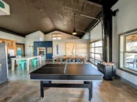 The Tillery Barndo - Two bedrooms/loft, dock, flat lot, spa, trampoline, golf
