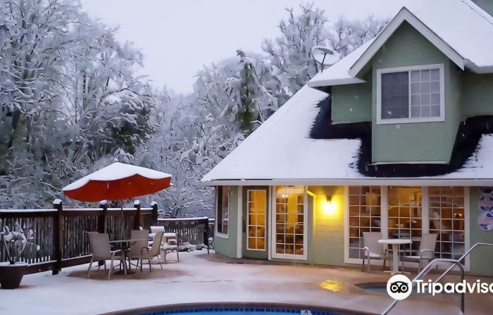 Baechtel Creek Inn