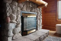 Cozy 3-bedroom cabin in charming Crosslake with WiFi and AC