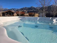 Cozy Log Cabin in the Heart of Paradise Valley, Montana - Alppimaja