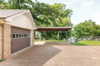 Cozy Up at the Bear’s Nest – Your Peaceful Retreat on the Brazos
