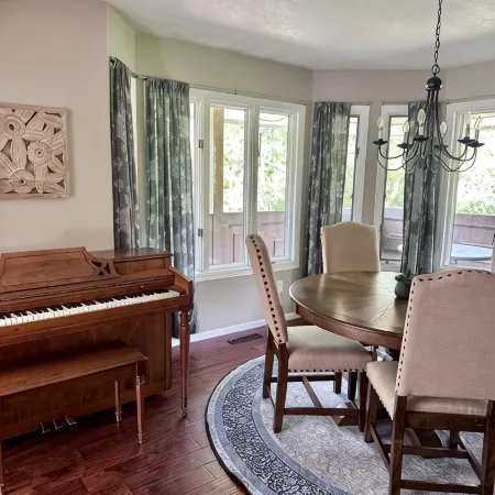 Charming and Private 3-bedroom house by Saylorville Lake, North of Johnston