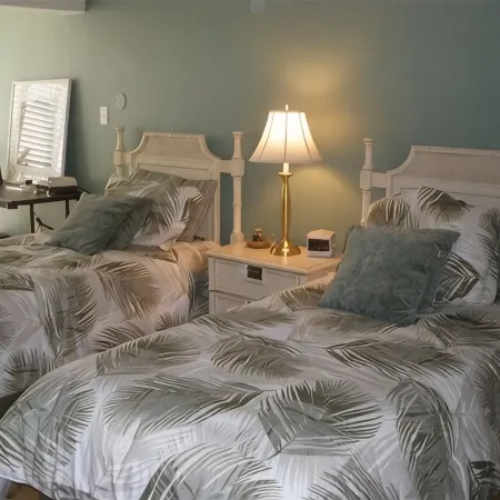 Longboat Key Beachfront - Beautifully Updated with Prime Location