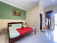 Cemara Tujuh Homestay & Resto Hotels in Wonosobo
