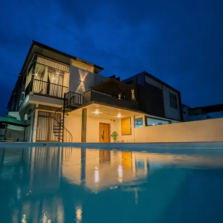 The Vibe Maison - Luxury Pool Landed 4BR 16Pax
