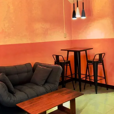 Haus of Emerald Studio Condo - Tipolo - Homestays