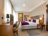 Xenon Hotel & Spa Hotels near فوشتوفاز
