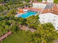 Transatlantik Beach Beldibi - All Inclusive Отели рядом с достопримечательностью «Пляж Бельдиби»
