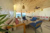 PANORAMA CENTRAl NHA TRANG - SEA VIEW - ที่มีสปา