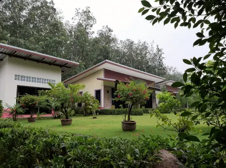 Phuket Sirinapha Resort