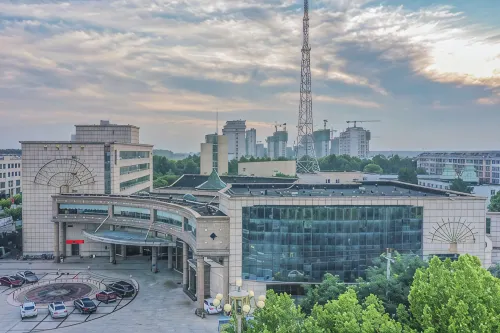 Succeed Hotel