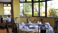 Cresta Oasis Hotel - Desayuno