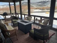 Extraordinary Riverfront Home in the Heart of the Big Hole Valley. - Hot Tub