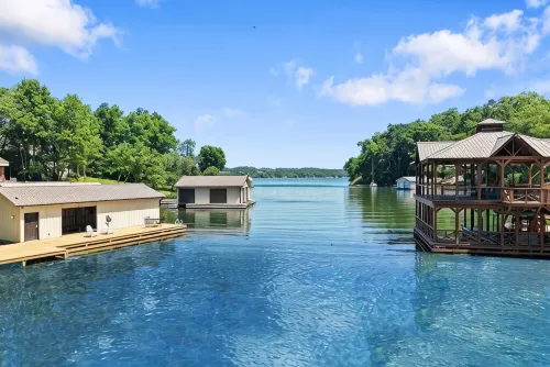 Reflections Cove on Signal Point with Private Boathouse on Lake Guntersville