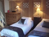 Chalet with nice view, garden and hot tub. Ideal for skiing and cycling!