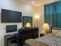 Charming Oasis Tranquil Suite 8 min Airport, AC
