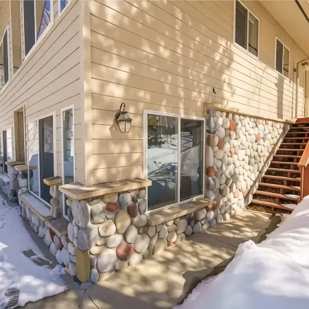 Close to town cabin w/Hot Tub in Steamboat Springs