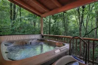 Insignificant Cabin: Spacious 5BR, 3.5BA Retreat with Hot Tub
