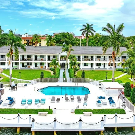 Boca Waterfront Getaway - Pool, Hot Tub, Gym & Views