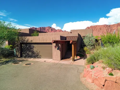 "SERENE DESERT GETAWAY" La Casa Coyote, Kayenta Art Village W/Views of Red Rock