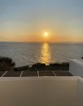 Stunning villa with a pool and with a private beach in Kea, Cyclades. - 4-Star
