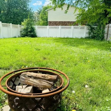 Spacious 3BR Home w/ 8 Beds, Big Yard & Parking – Near Canton & Hall of Fame