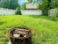Spacious 3BR Home w/ 8 Beds, Big Yard & Parking – Near Canton & Hall of Fame