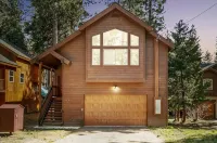 Modern luxurious 3 brm Lake Retreat. 10 mins to ski resorts. Family Friendly - 3-Star
