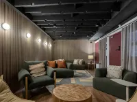 Little Drifter Surry Hills Hotels near Green Square
