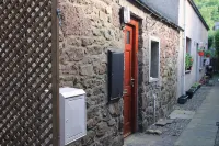 The Wee Hoose: Probably Scotland's Smallest Holiday Home - 2-Star