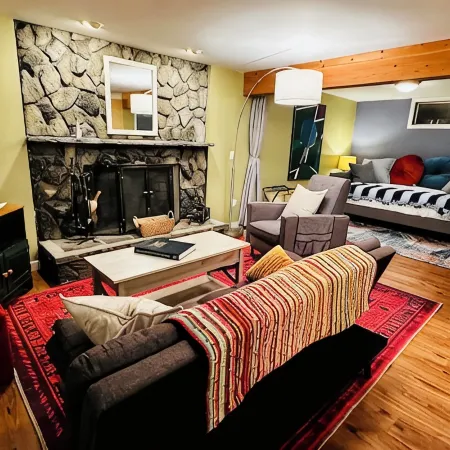 Private Garden-Level Retreat Near Corn Hill Beach - Quiet - Dog Friendly