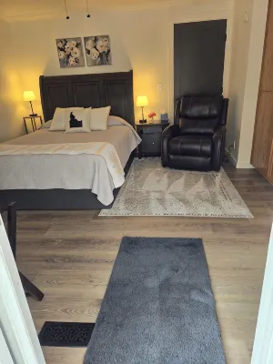 Charming studio in fabulous Meridian, Idaho with WiFi, AC, Private entry. - Apartments