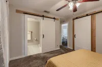 Spacious Home W/ Pool + Game Room / Near Riverwalk & Downtown! - Private Pools