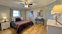 Charming 3-bedroom house with breathtaking views in Newton with AC, WiFi - 3-Star