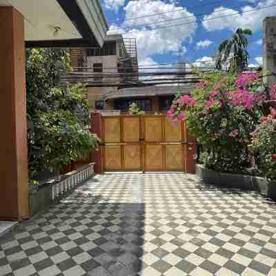 Big Beautiful House, Pasig, Metro Manila Hotel Exterior