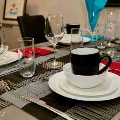 Luxury Modern Belfast City Center 2 Bed Apartment Dining/Meeting Rooms