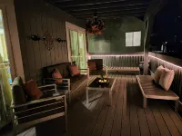 Stylish Chalet with Hot Tub and Jacuzzi! - Hot Tub