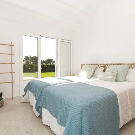 BEAUTIFUL LUXURY POOL VILLA IN BINIBECA. Hotels in Binibeca