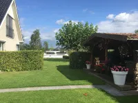 Beautiful Family House, 4 - 10 People, on Open Water. Joure Friesland. - Homestays