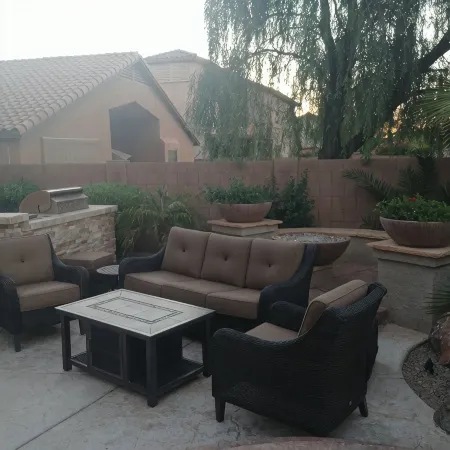 Luxurious 3000sq Ft 4 Bdr House with Private Salt Pool and Hot Tub