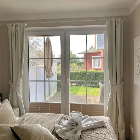 Exclusive apartment with garden and fireplace near the beach