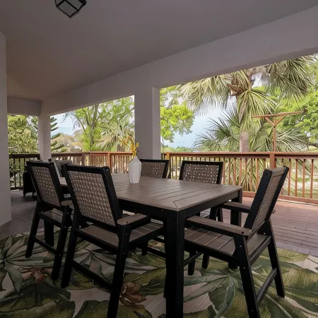 2 King 2 Twin 1 Queen + Enormous Deck 3 BD Lakeview by Waterfront Park & Events