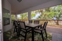 2 King 2 Twin 1 Queen + Enormous Deck 3 BD Lakeview by Waterfront Park & Events - 방갈로