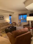 Top floor condo on Lake Windermere with spectacular lake and Mountain View’s - Wifi