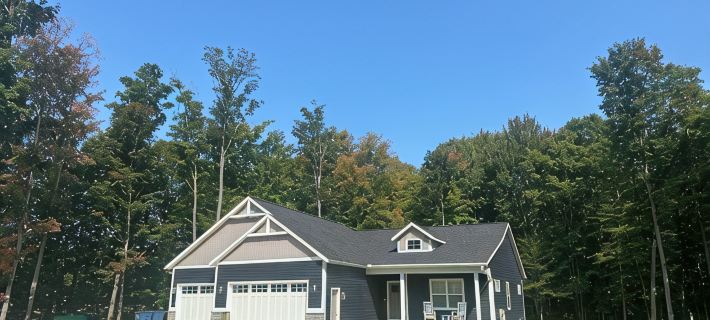 New Home. Completed in August of 2023. This home spared no expense! Hotels in Manistee County