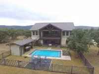 Spacious 5-bedroom house with a private pool on the golf course. - Pools