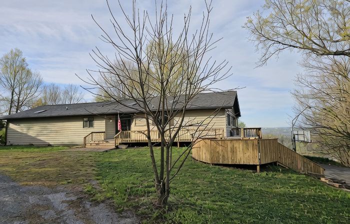 Breathtaking views of Bald Knob Cross, just 2 minutes from Walkers Bluff Casino!