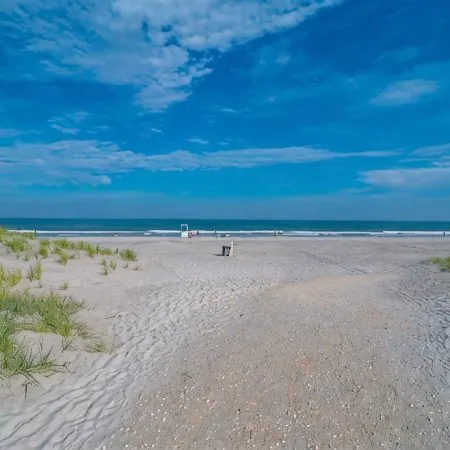 Beach Bungalow -- 1.5 Blocks to Beach!