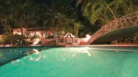 Elegant two-story villa, Casa Fandango, Playa Tamarindo and Play Langosta - Villa