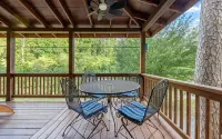Cozy Riverfront Cabin w/ Hot Tub & Fire Pit. Minutes to Downtown Ellijay - Alppimaja
